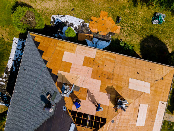 Best Residential Roofing Contractor  in Menasha, WI